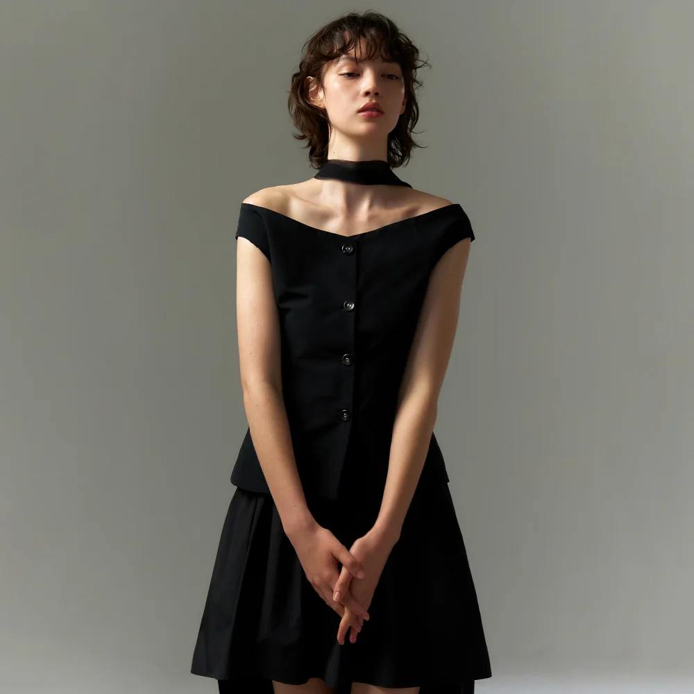 Pearl off-shoulder top (black)