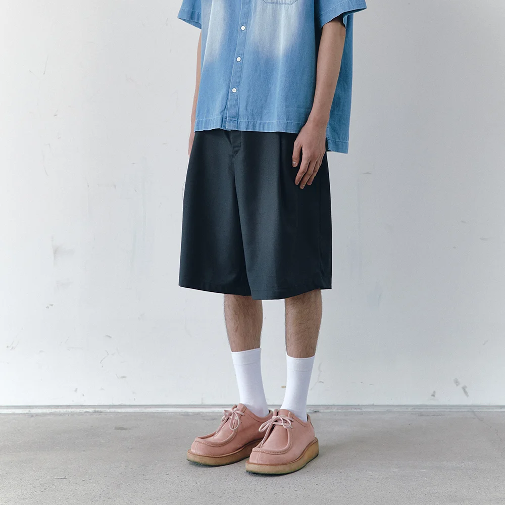 BERMUDA DEEP ONE TUCK SHORTS (CHARCAOL)