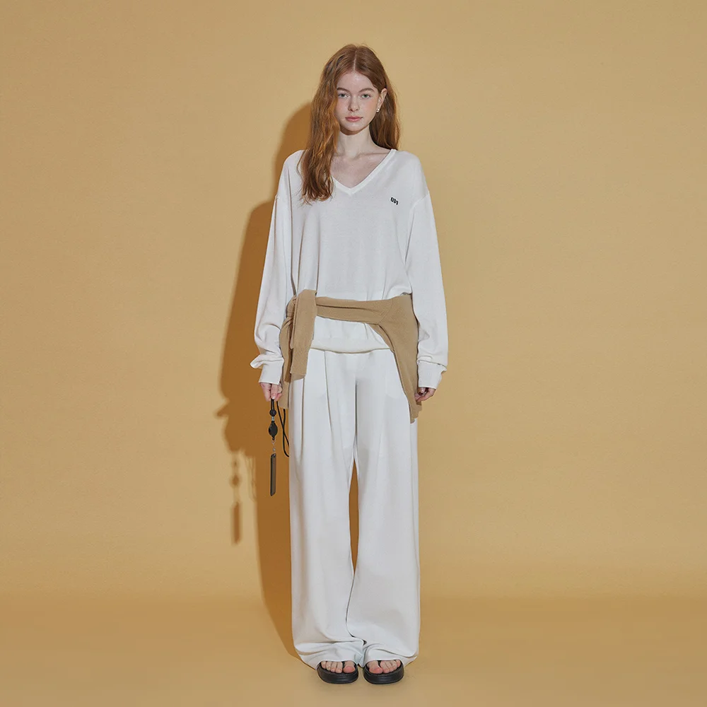 Classic V Neck Knit (Ivory)