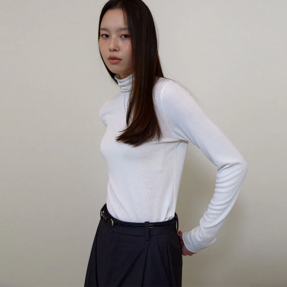 Classic Turtle neck T-shirts (Ivory)