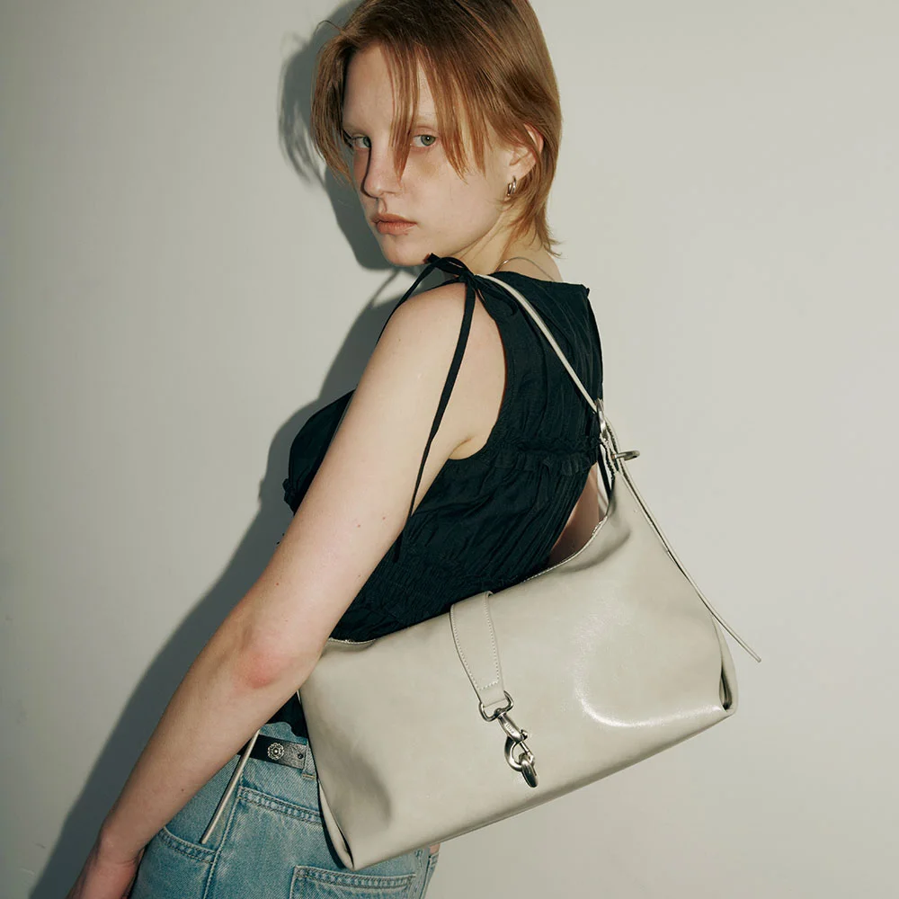 Hailey Small Shoulder in L/Grey UA5SB075-11