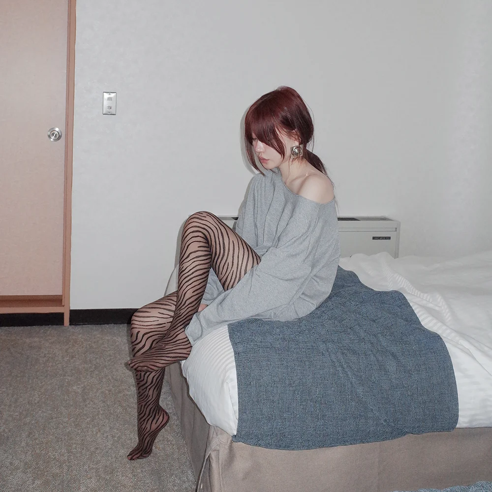 8次 loose cutting tee in gray