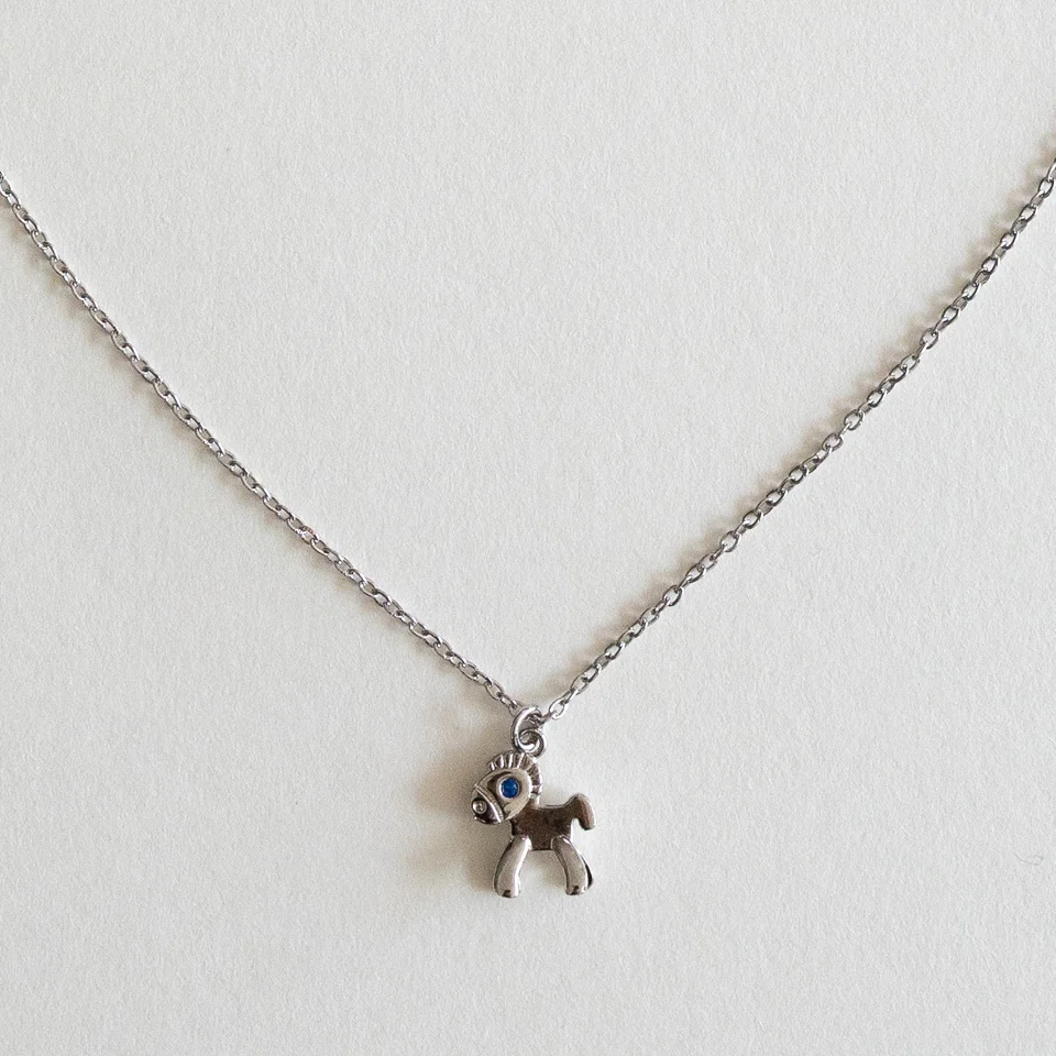 Horse sign necklace