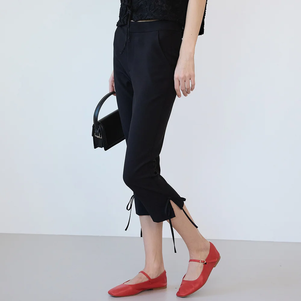 Ribbon Tie Capri Pant