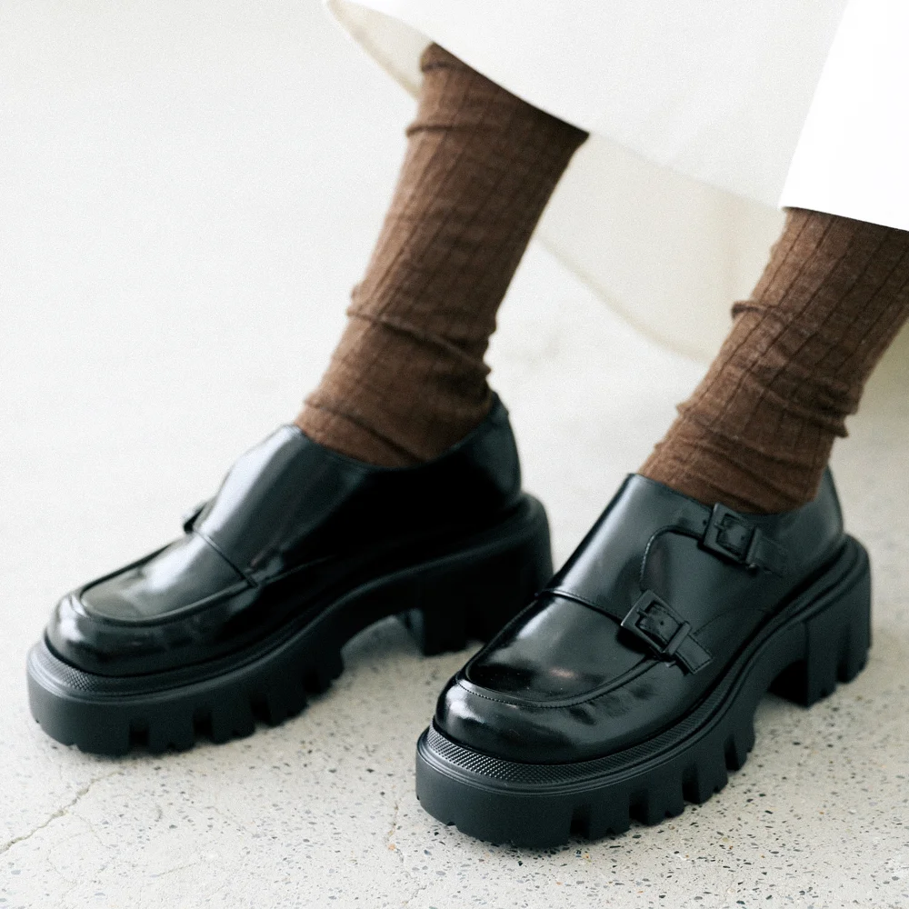 billy button loafer _ black