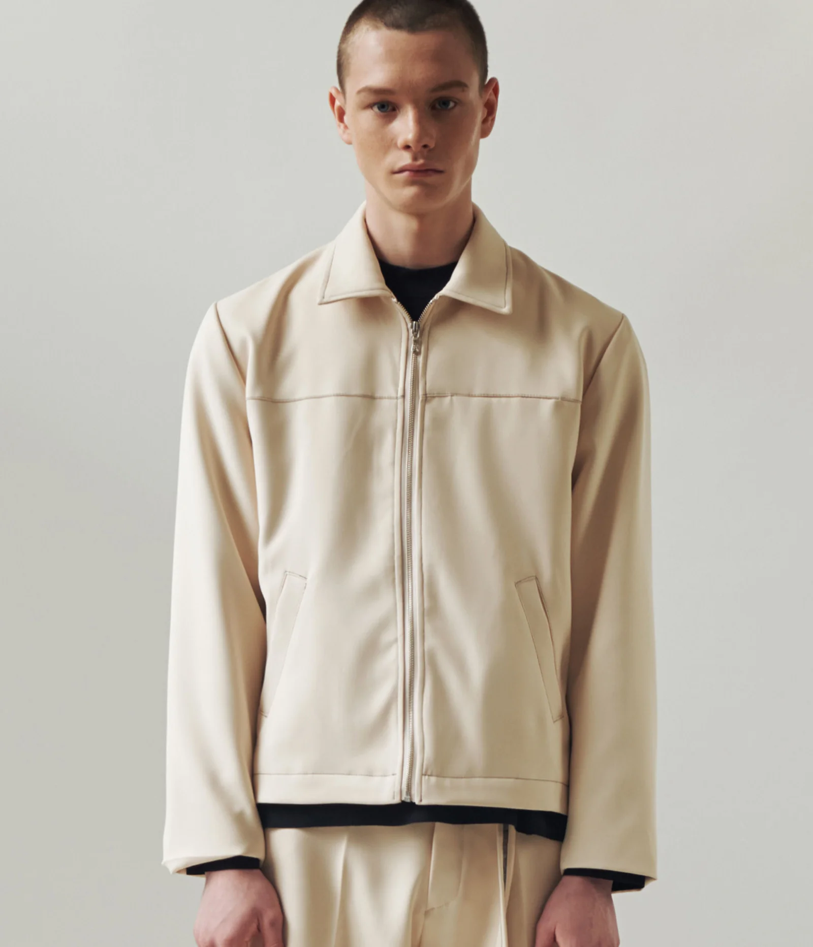 STITICHES ZIPPER BLOUSON BEIGE