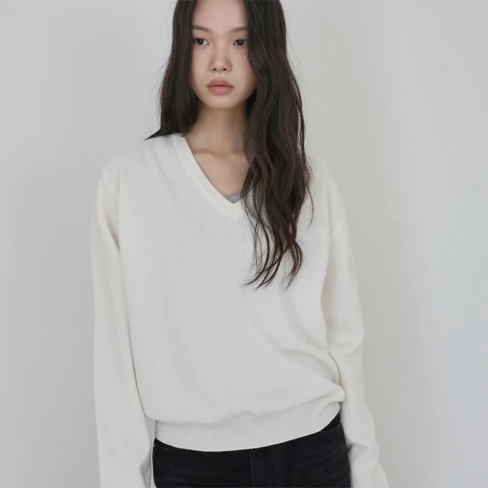 Classic Wool V-Neck Knit_Ivory