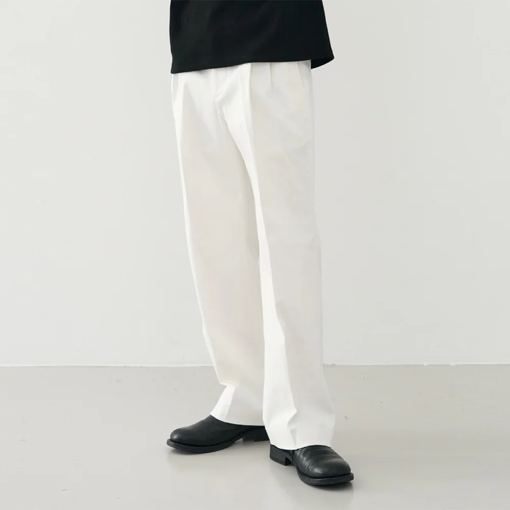 Straight wide Two Tuck banding chino pants