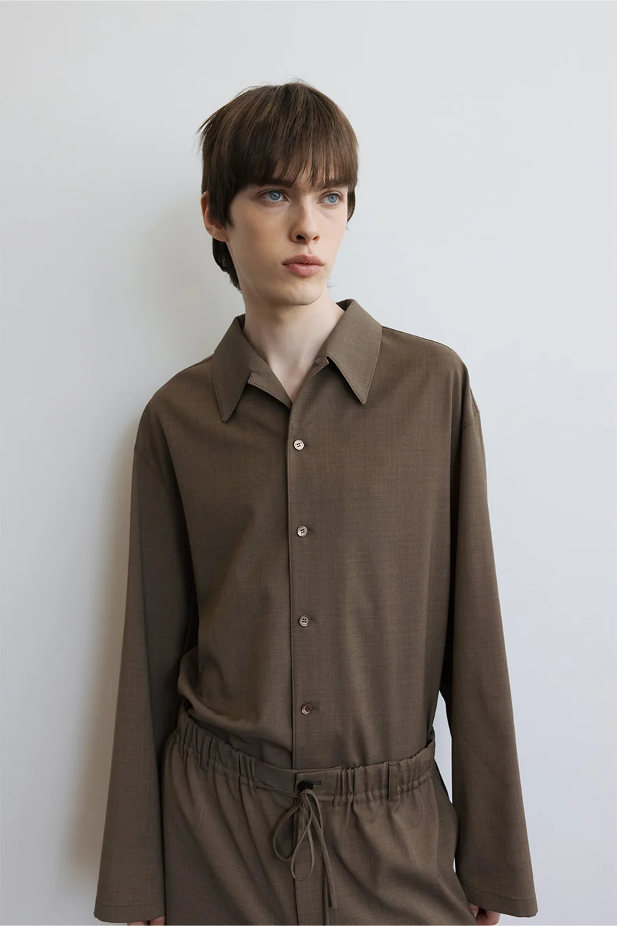 DOUBLE-LAYERED OPEN COLLAR SHIRT