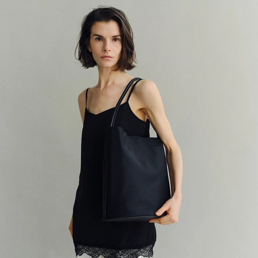 Large Mug shoulder bag Nylon Black
