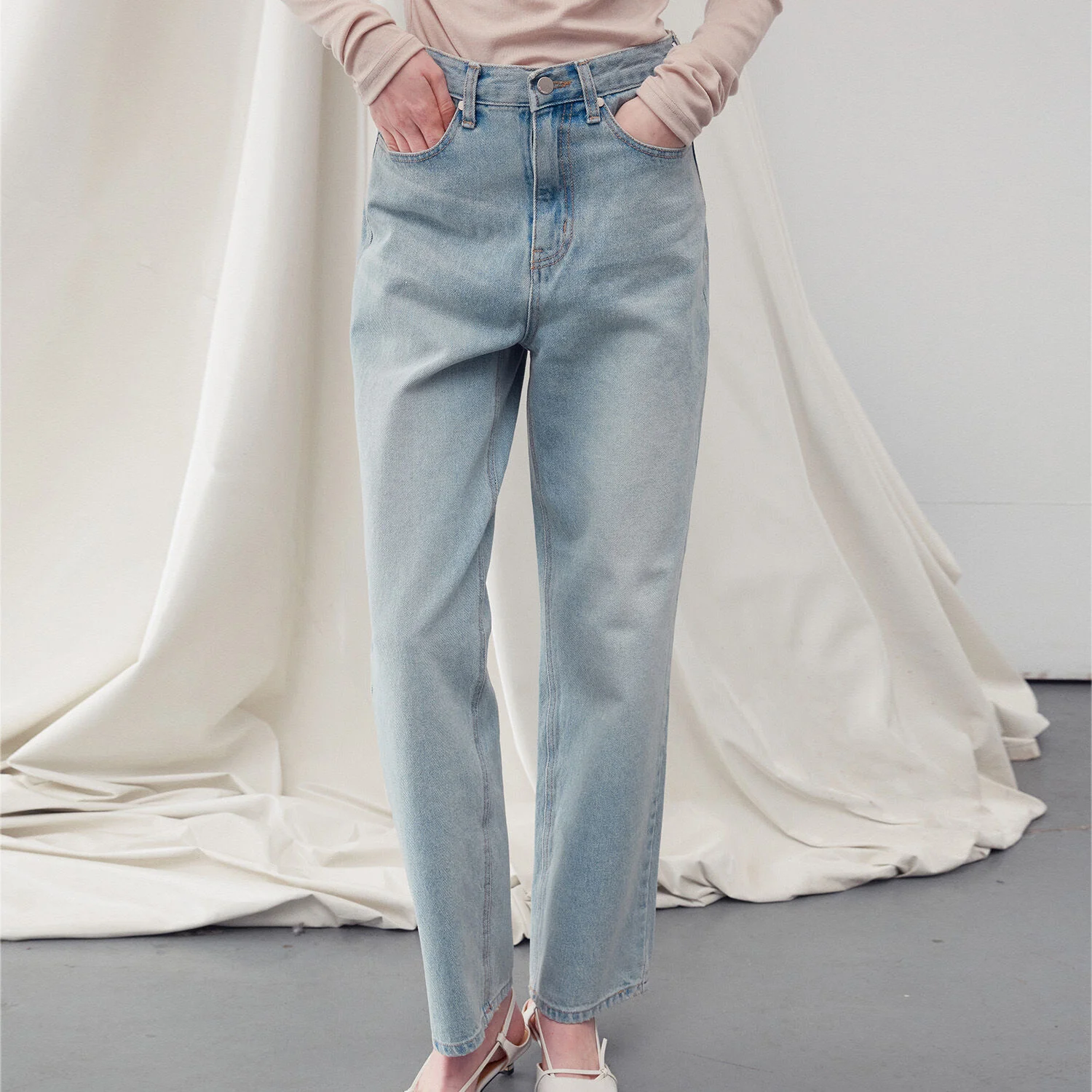 WASHED DENIM STRAIGHT LEG JEANS LIGHT BLUE