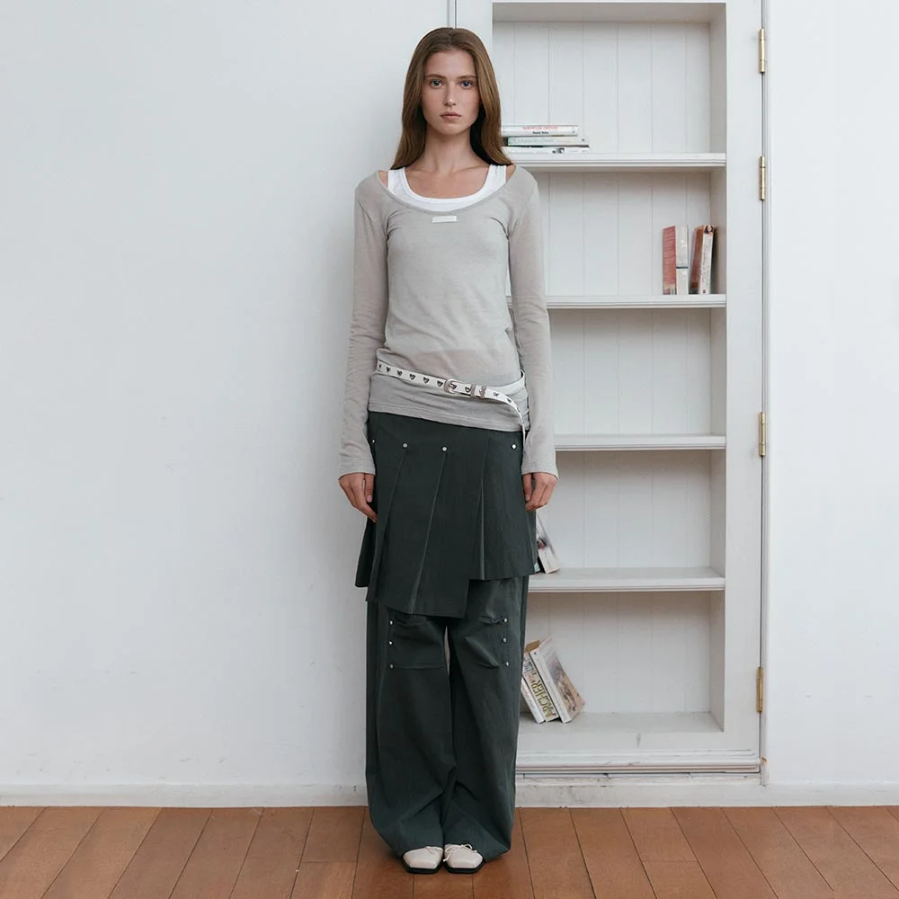 ATYPICAL RIVET PLEATS SKIRT (CHARCOAL)