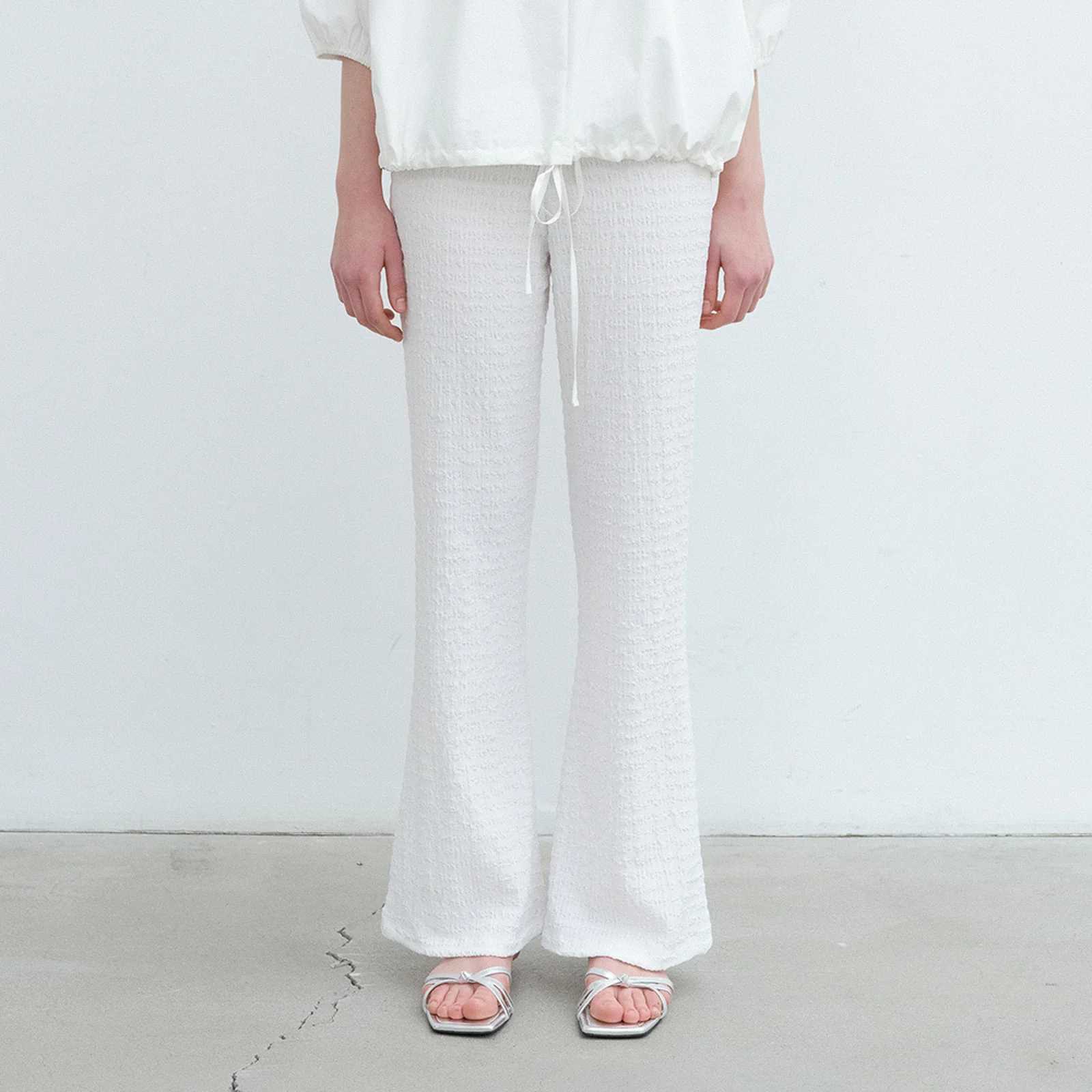 Wrinkle Flare Pants-White