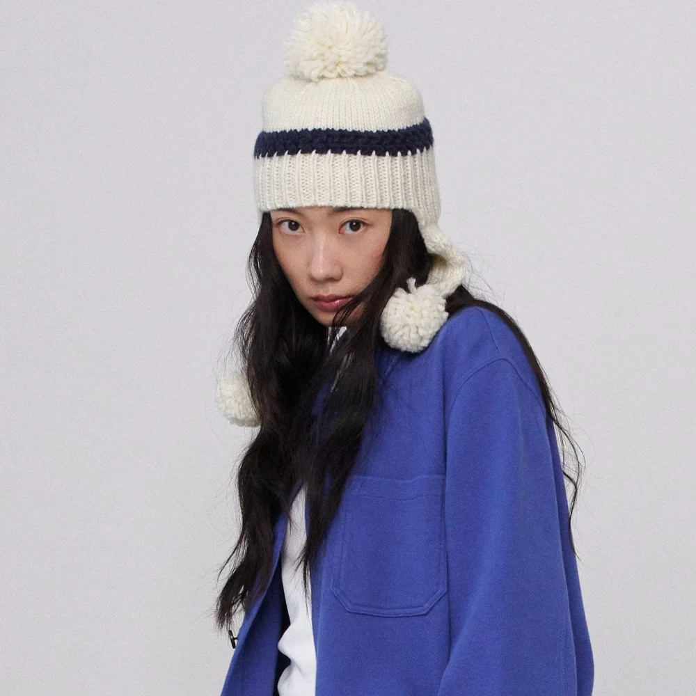 MJ Chunky Pom-Pom Earflap Beanie / IVORY