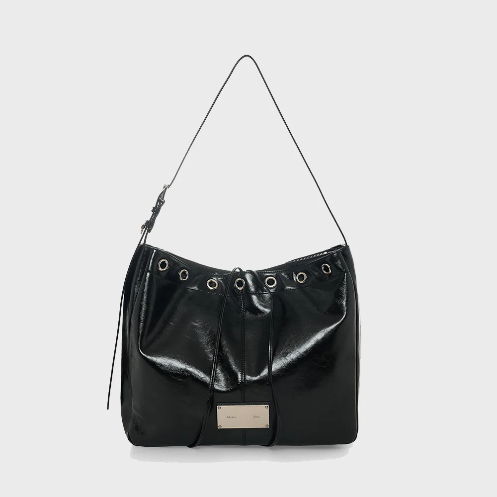 MATIN EYELET POINT LAYERED BIG SHOULDER BAG IN BLACK