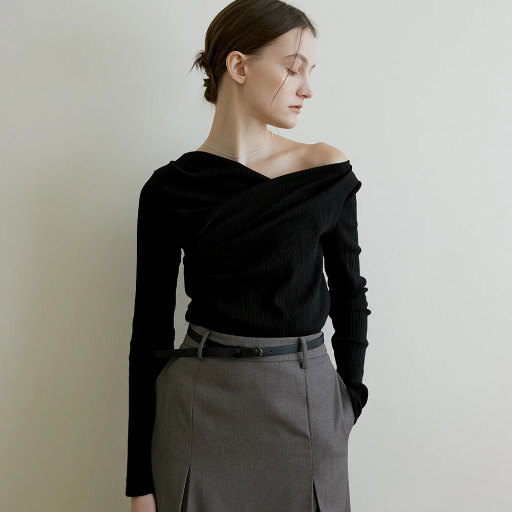 comos 1040 drape neck pintuck ribbed T-shirt (black)