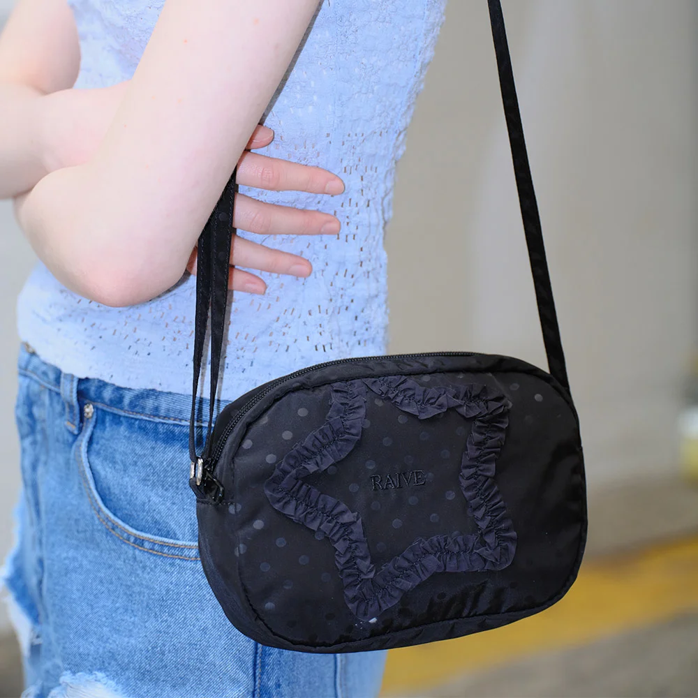 Kiki Crossbody in Black UF6SF122-10