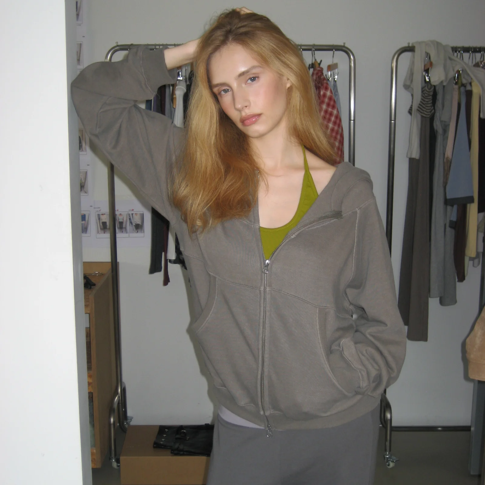 PIGMENT ZIP HOODIE (BROWN)