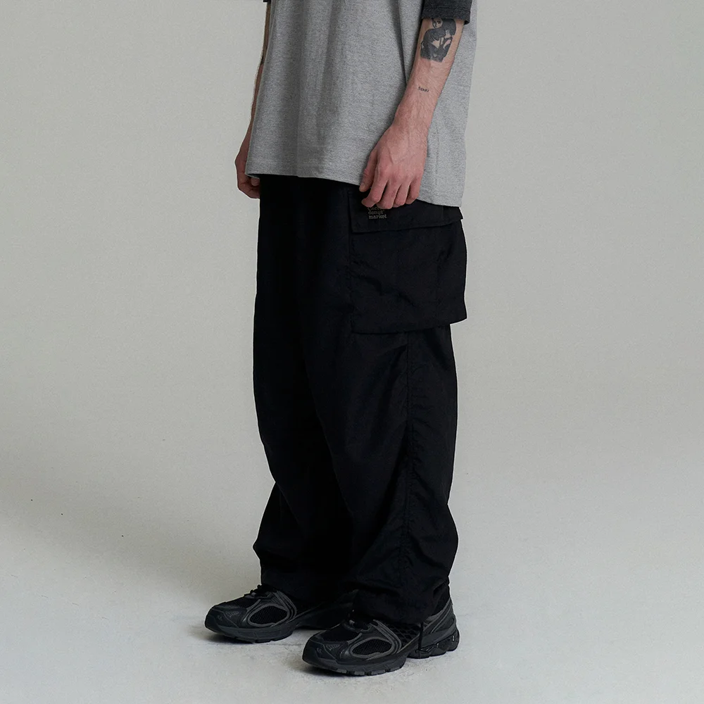 NYLON PIN-TUCK CARGO PANTS - BLACK