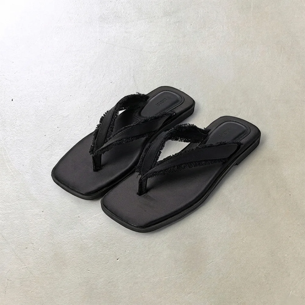 EO2606 Fringe Flip-Flop