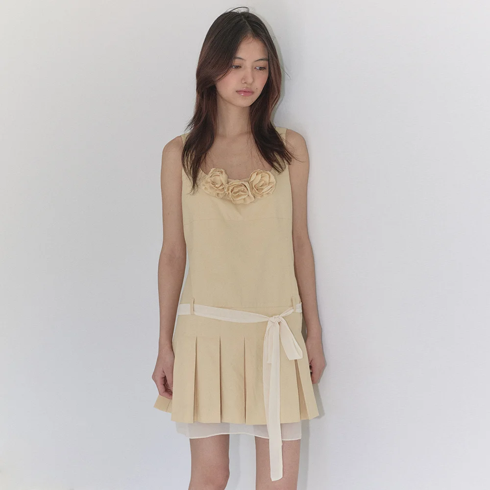 BELTED PLEATS ONE-PIECE (BUTTER)