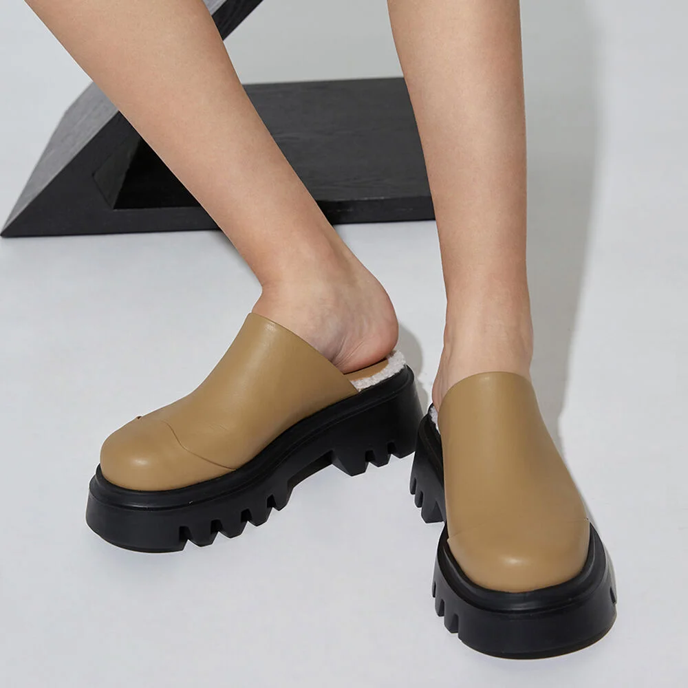 Lucas Shearling-Lined Mules Beige