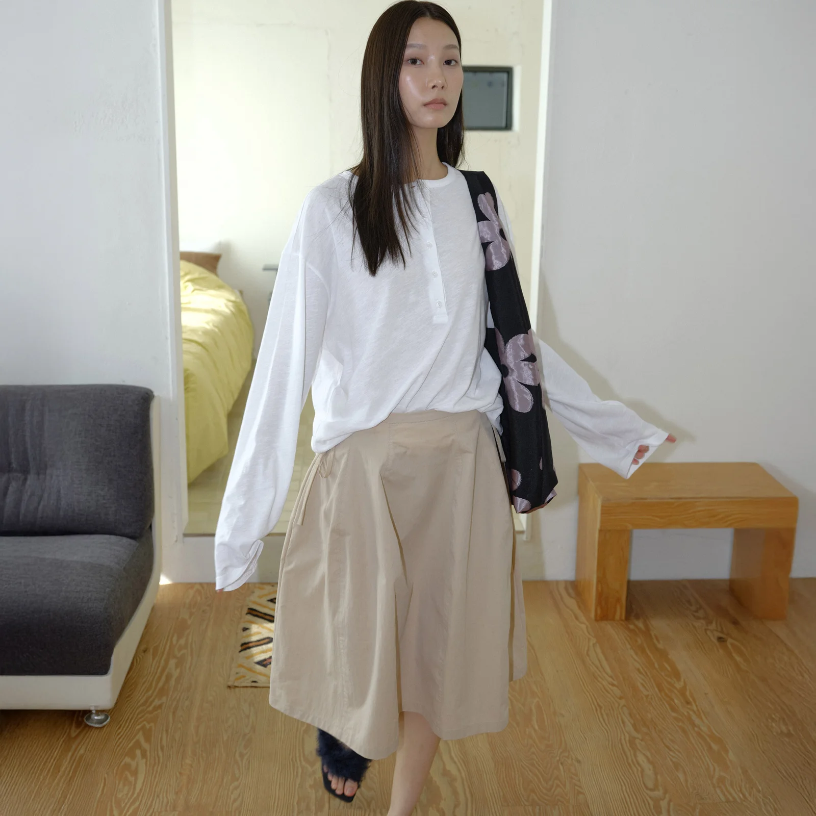 WAVY TIE VOLUME SKIRT / BEIGE