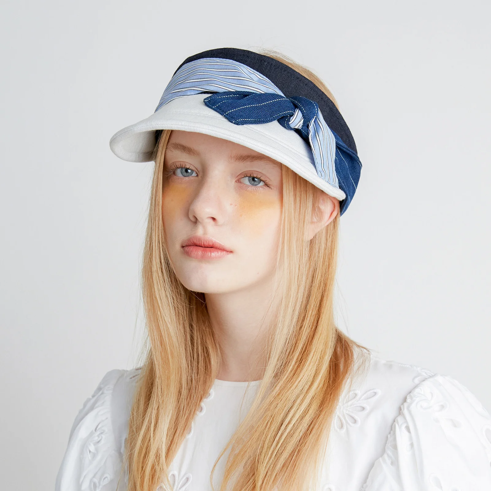 Petit Tie Sun Visor