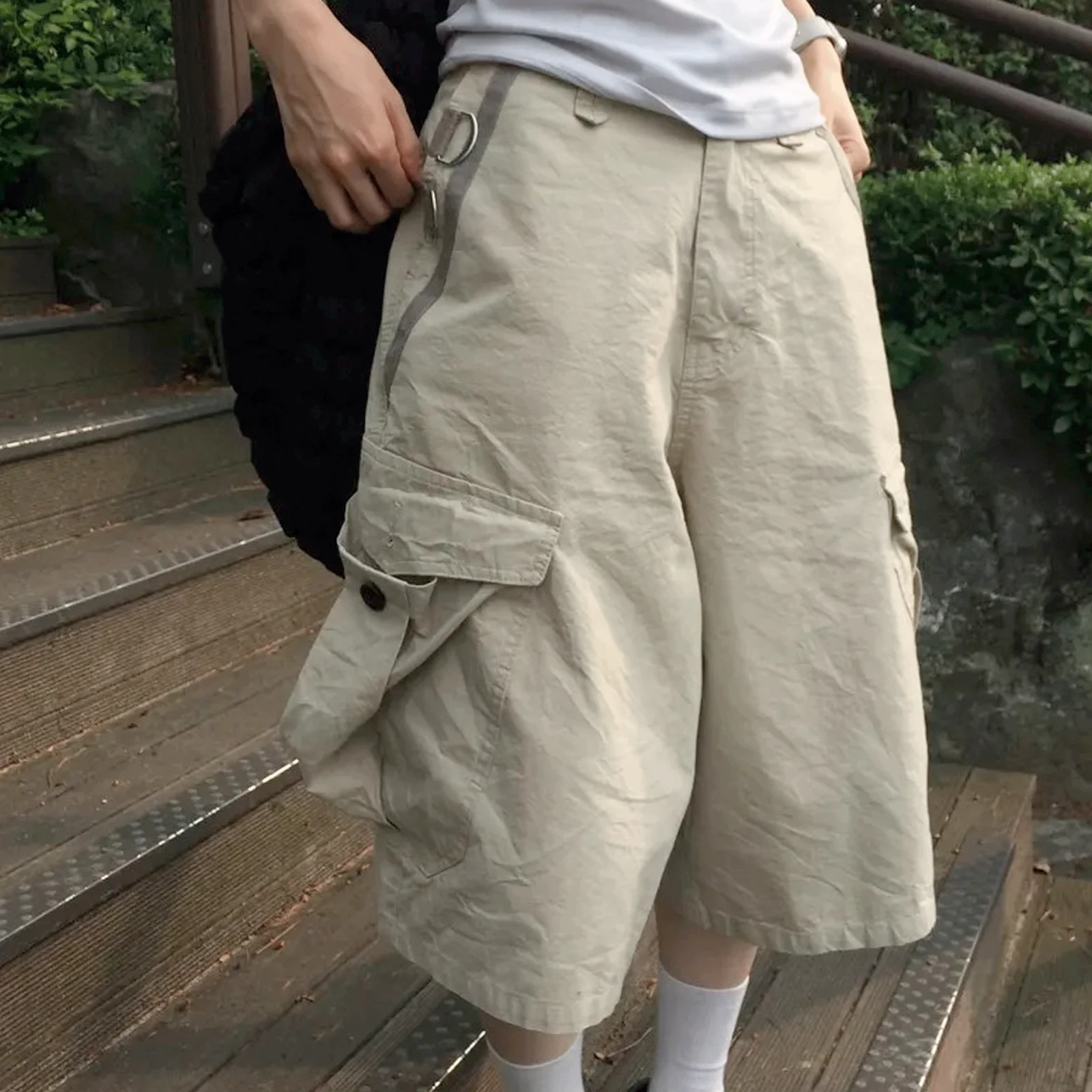 ke614. Washed Bermuda Cargo Pants Beige Grey