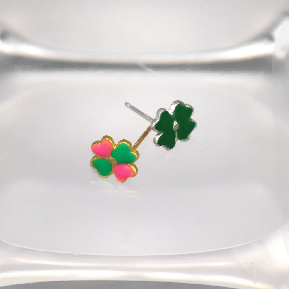 Clover motif color pin Eearing 三葉草 Motif 色 日常 耳環