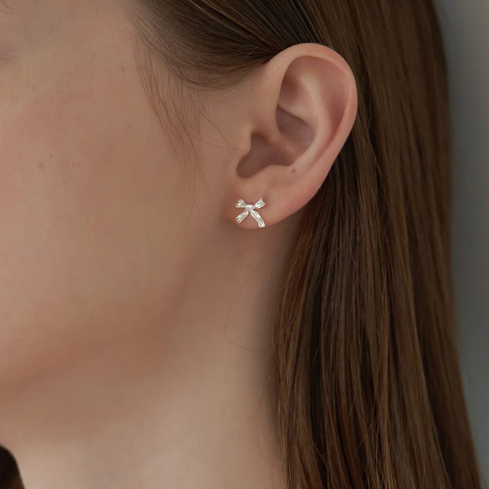 Simple Ribbon Earring