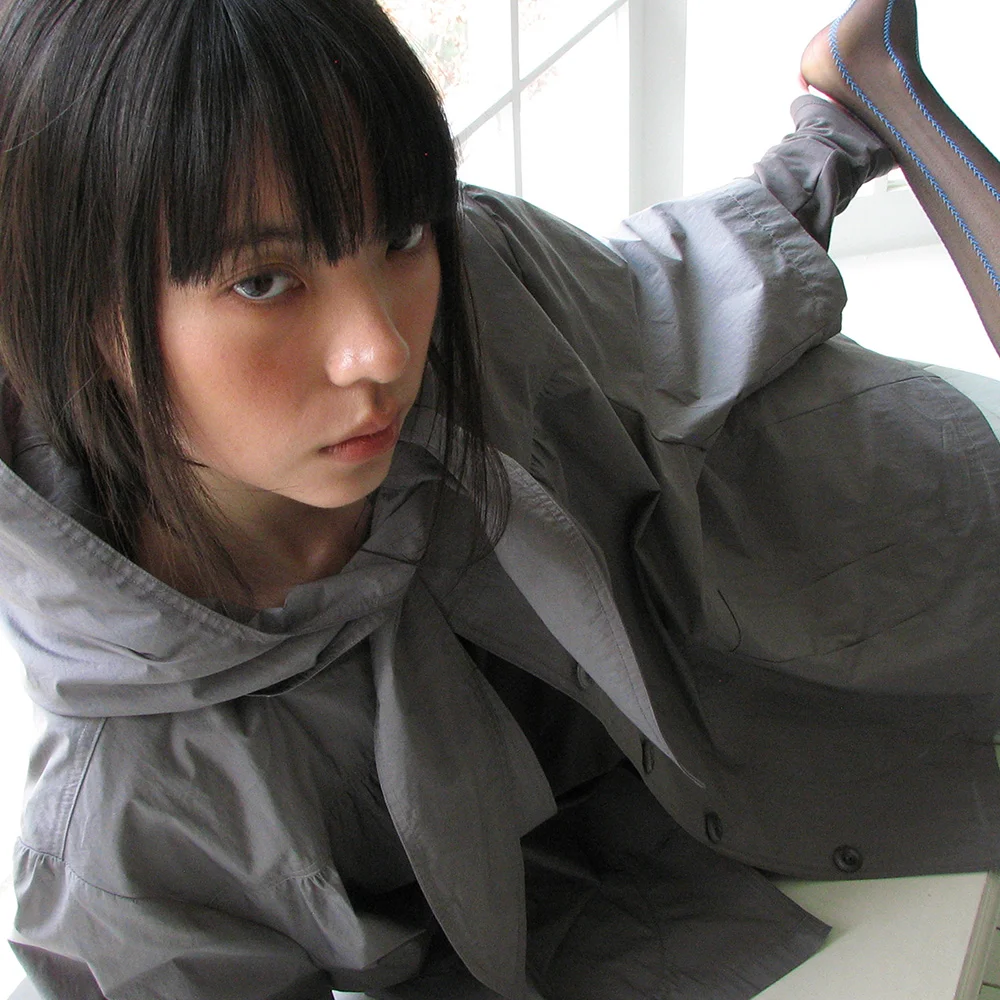 Yoke shirring trench coat (Dark gray)