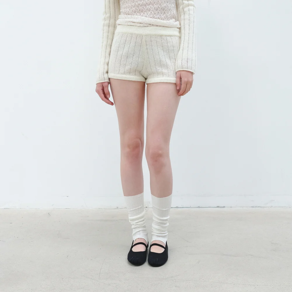 RIBBED KNIT SHORTS - IVORY