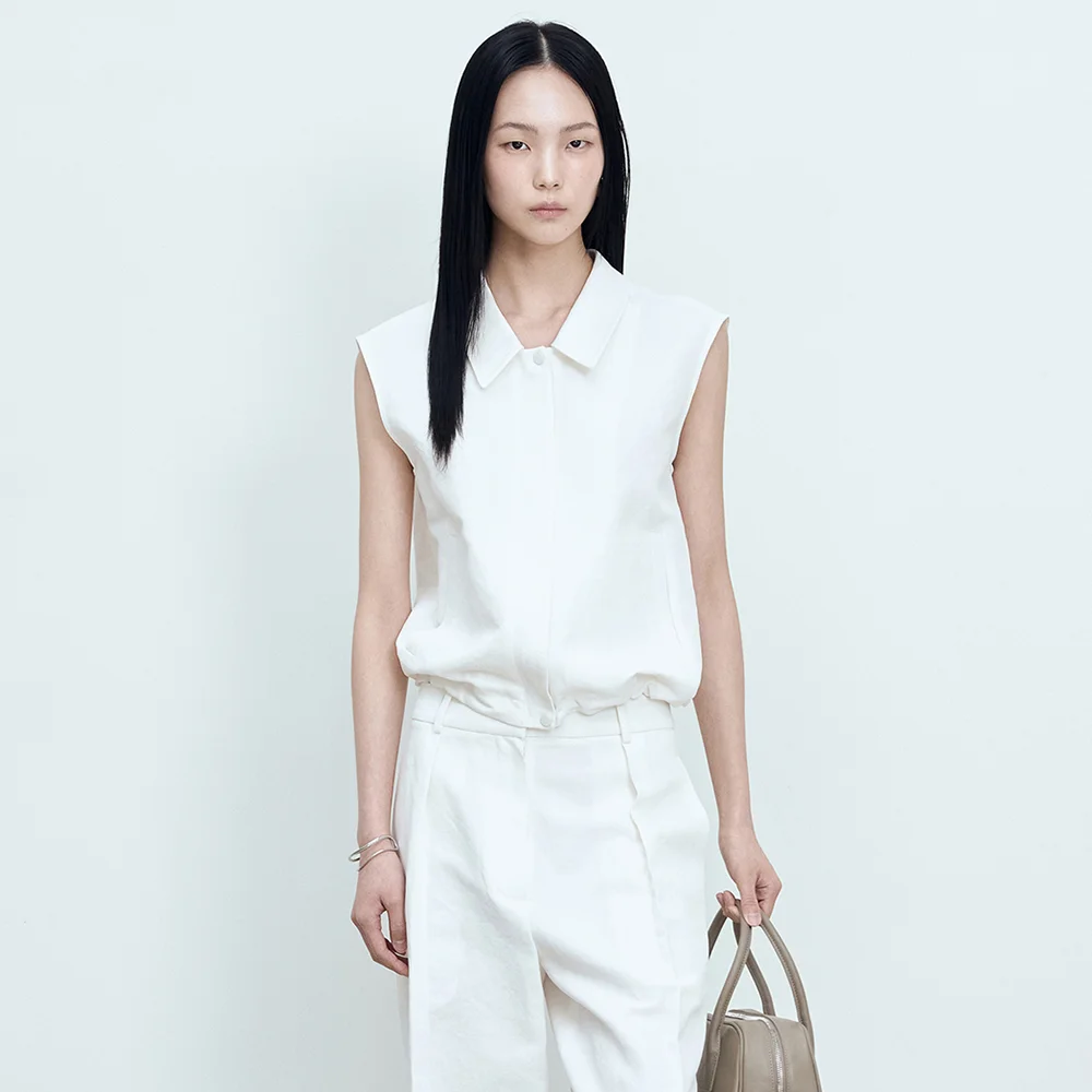 VATE SLEEVELESS ZIP UP