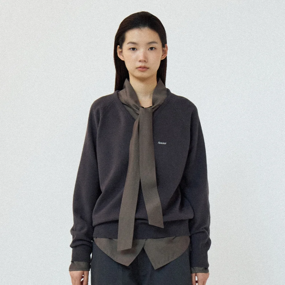 ROARIN V-NECK KNIT (CHARCOAL)