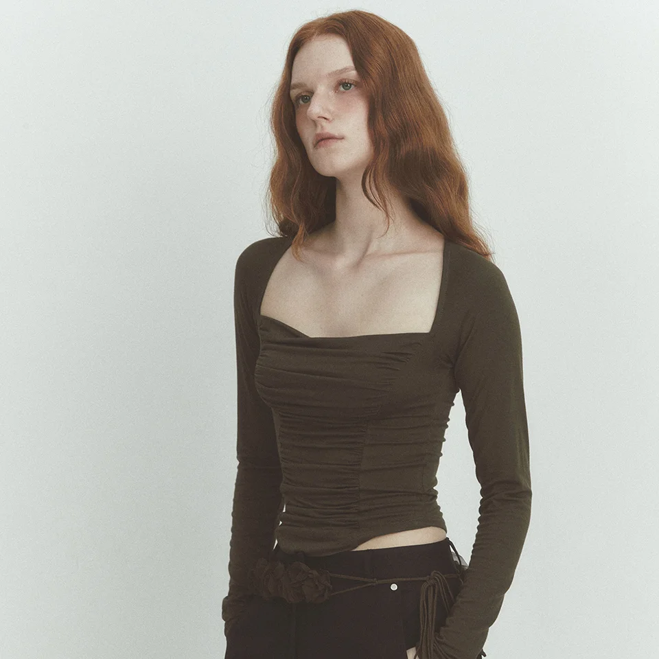 WIDE SQUARE SHIRRING T (BROWN)
