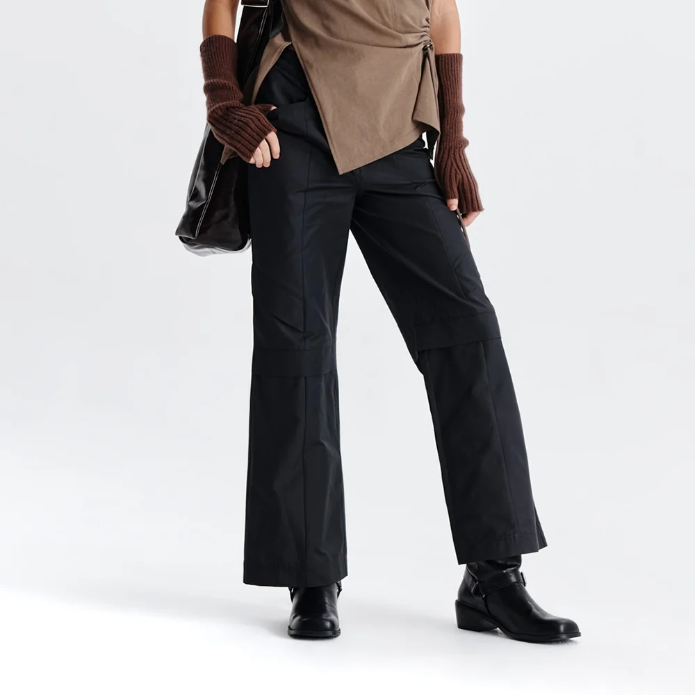 KNEE POINT TUCK WIDE PANTS IN CHARCOAL