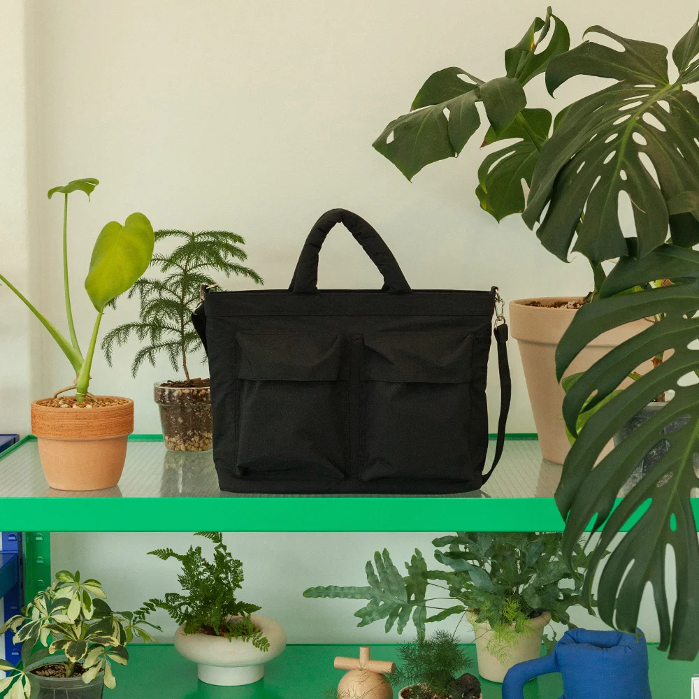 FLUFFY 2POCKET BRIEF SHOULDER BLACK