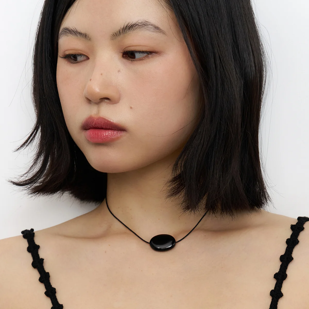 onyx oval string necklace