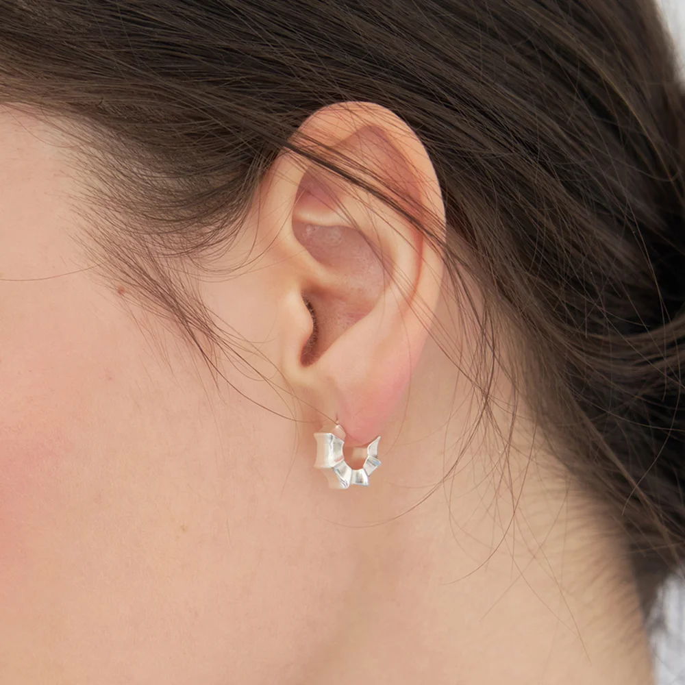 Amone Wave Ring Earring