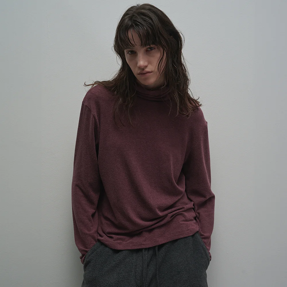 Loose Turtleneck T-shirt (soft plum)
