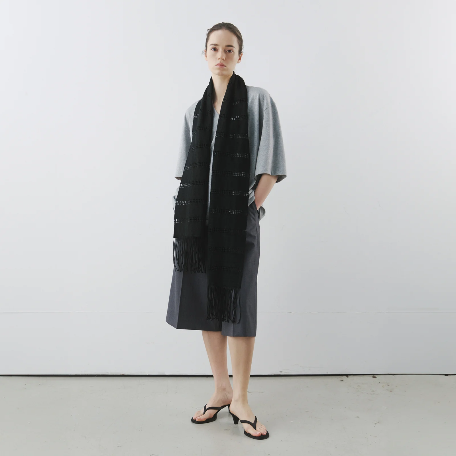Mono Half Pants in Charcoal