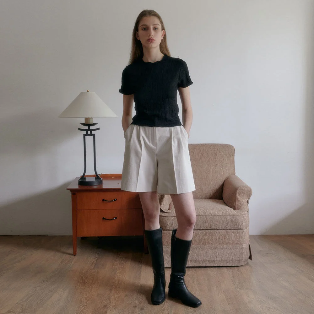 Two-Tuck Cotton Half Pants (Light Beige)