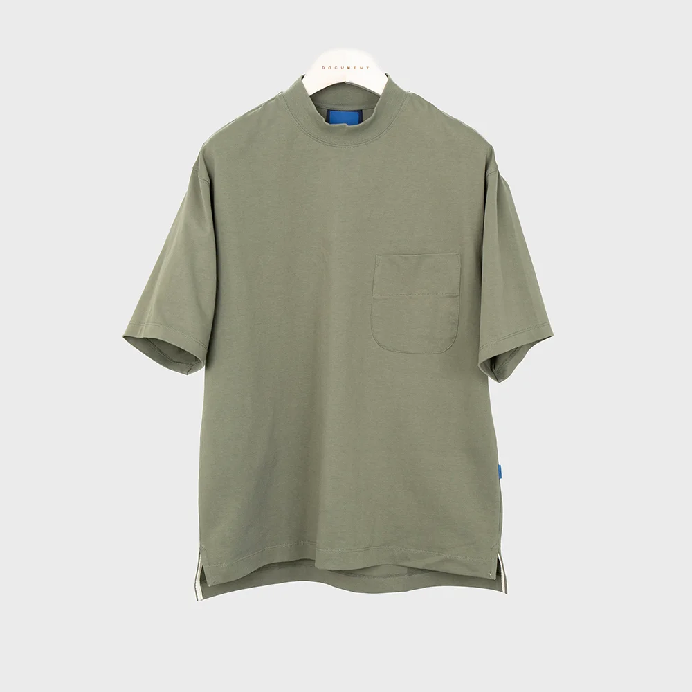 COTTON MOCK NECK POCKET T-SHIRT_KHAKI