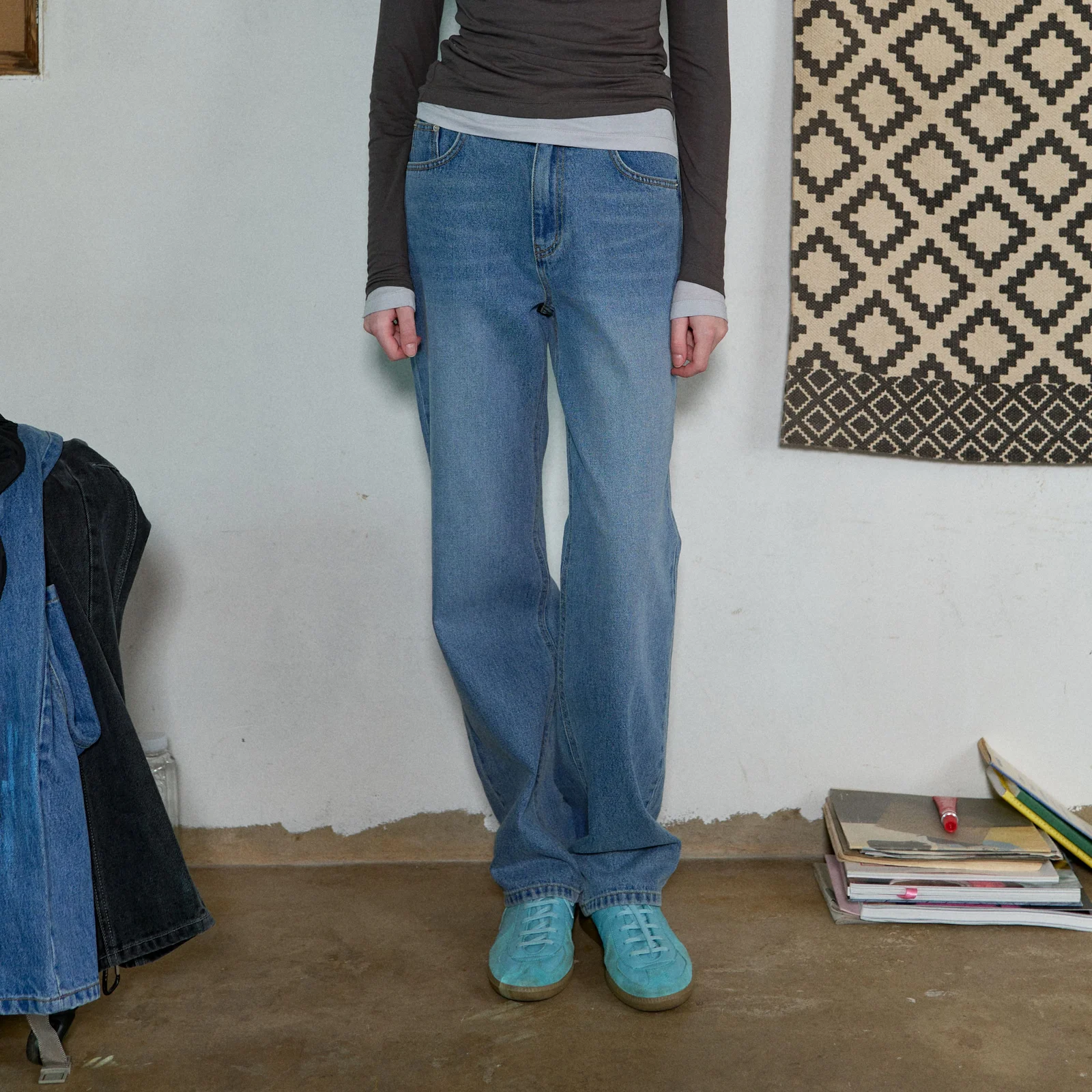 STRAIGHT FIT JEANS - BLUE
