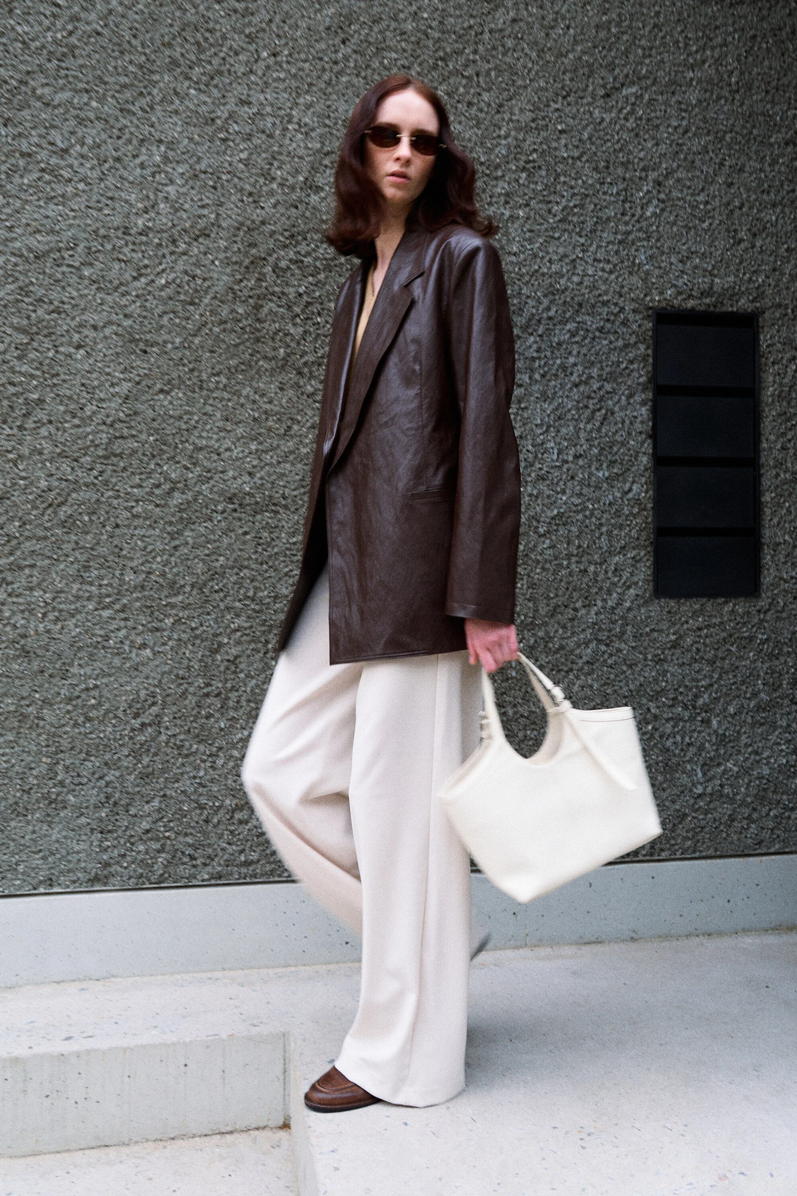 REV tote Medium A001-9A