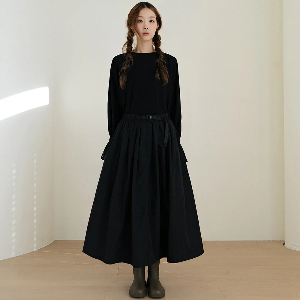 Buckle Banding Long Black Skirt