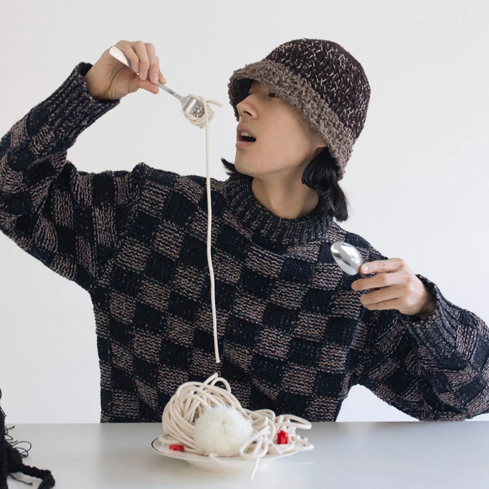 FURRY BUCKET HAT IN BROWN