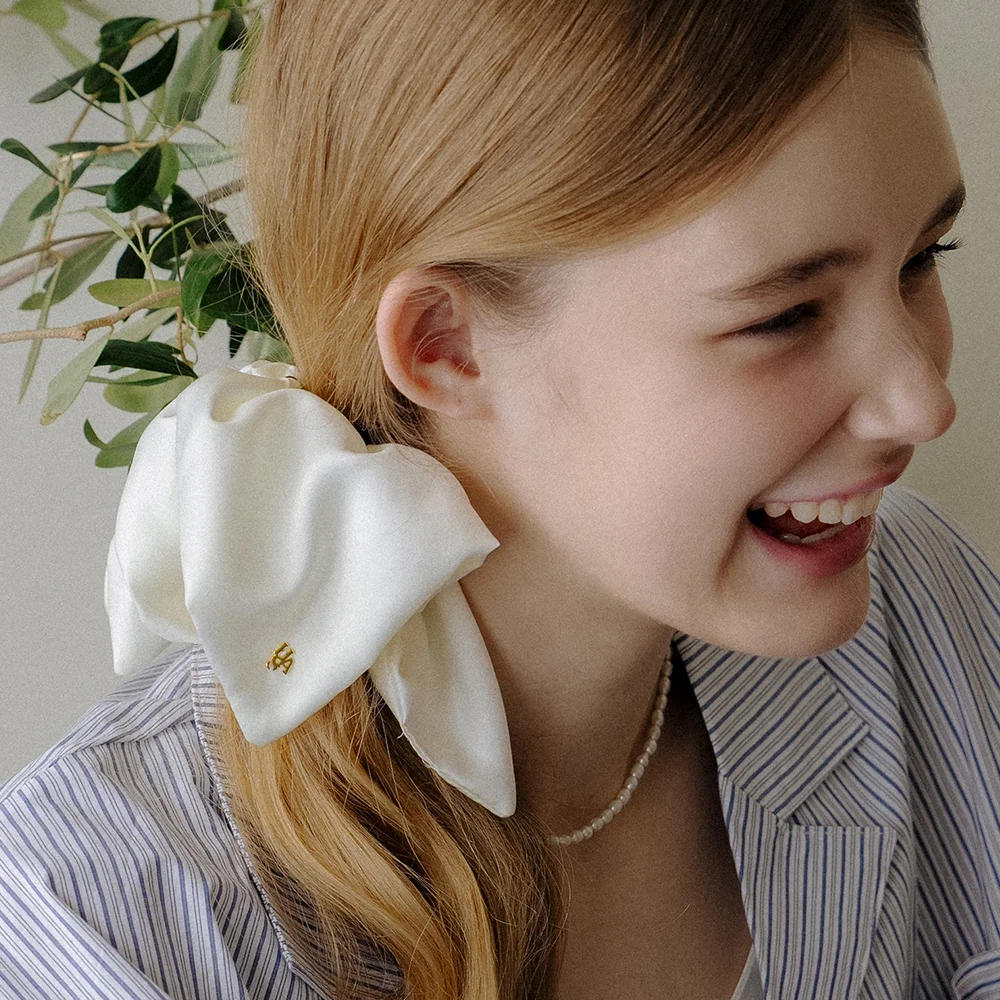 HLD004 Satin square scrunchie