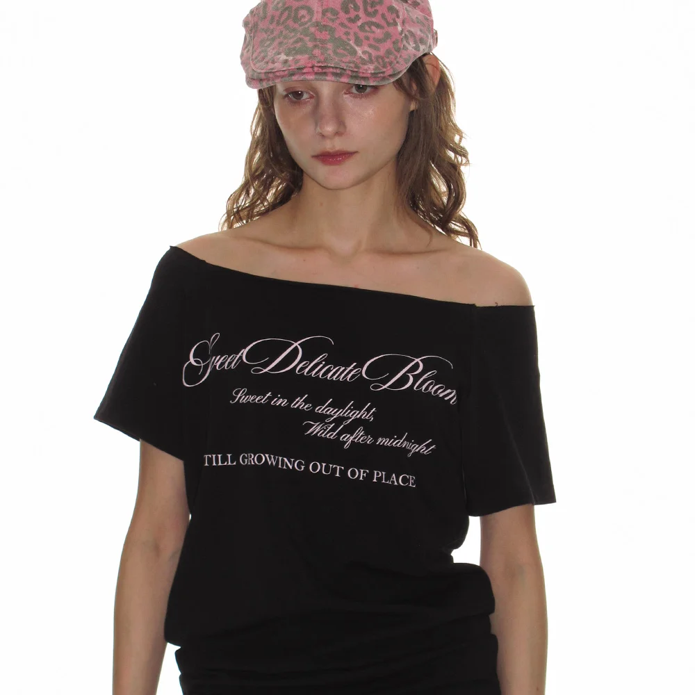 RAW-CUT LETTERING OFF-SHOULDER TOP_BLACK